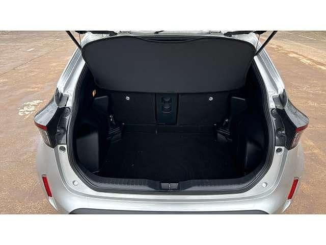 Used Toyota Yaris Cross Design 113 HP (83 kW) 2021 Silver SUV