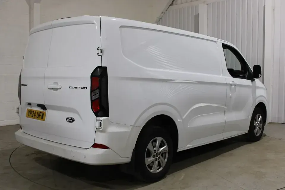 Used Ford Transit Custom Limited 136 HP (100 kW) 2024 White Van