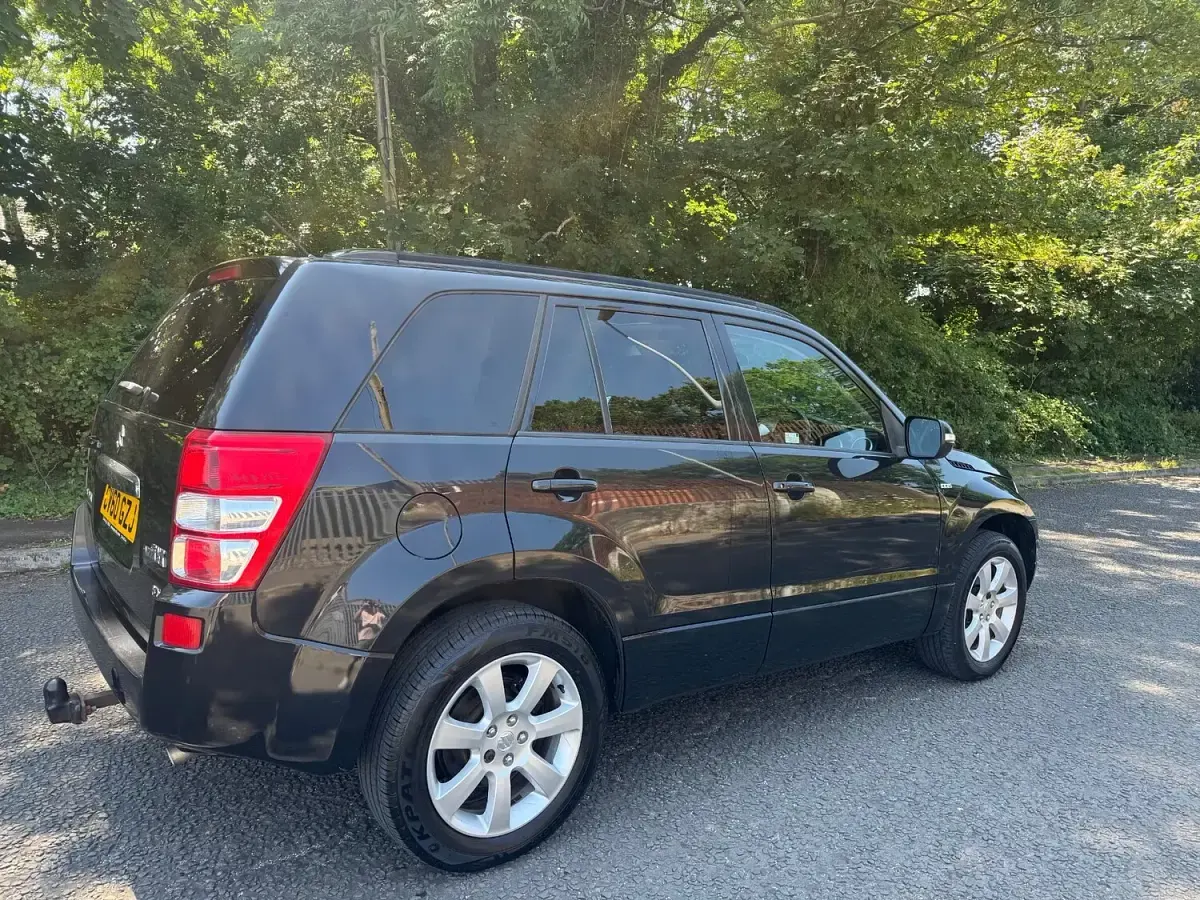 Used Suzuki Grand Vitara SZ5 2011 Black SUV