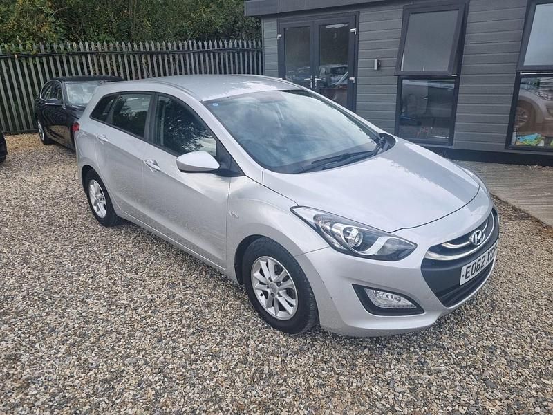 Silver Used 2012 Hyundai i30 Active Estate | £4,725 (Fair price) - Image 1/4