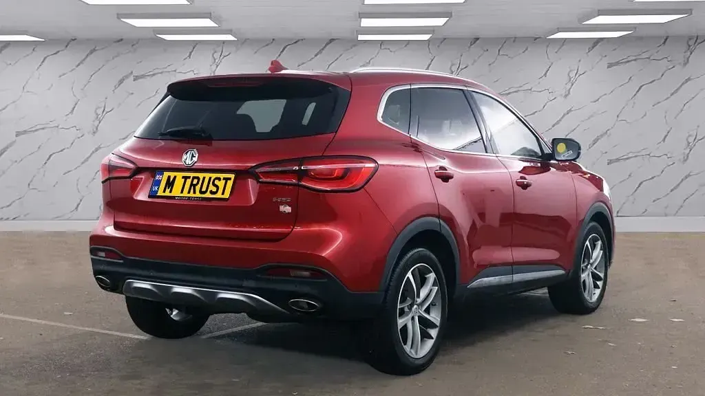 Used MG HS Exclusive 162 HP (119 kW) 2022 Red SUV