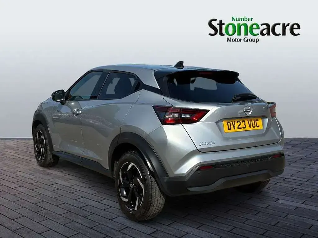 Used Nissan Juke N-Connecta 114 HP (83 kW) 2023 Silver SUV