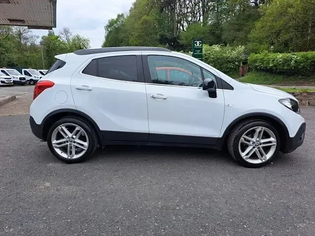 Used Vauxhall Mokka Edition 140 HP (102 kW) 2015 White SUV