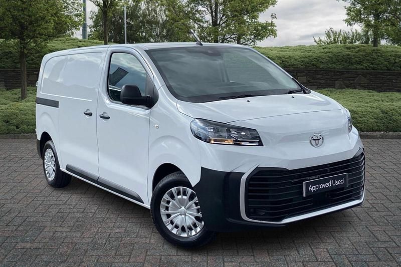 White New 2025 Toyota Proace Van | £26,161 (Fair price) - Image 1/4