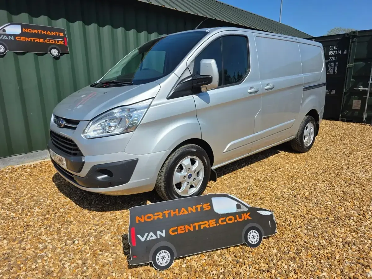 Usado Ford Transit Custom Limited 130 HP (95 kW) 2017 Prateado Van