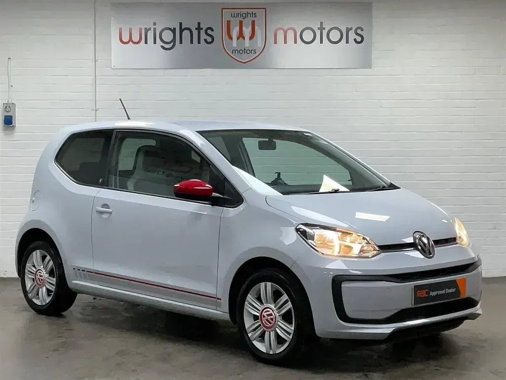 Begagnad VW up! Beats 2017 Silver Halvkombi