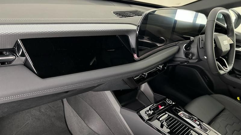 New Audi e-tron Sportback S-Line 210 kW (286 HP) 2026 Grey SUV