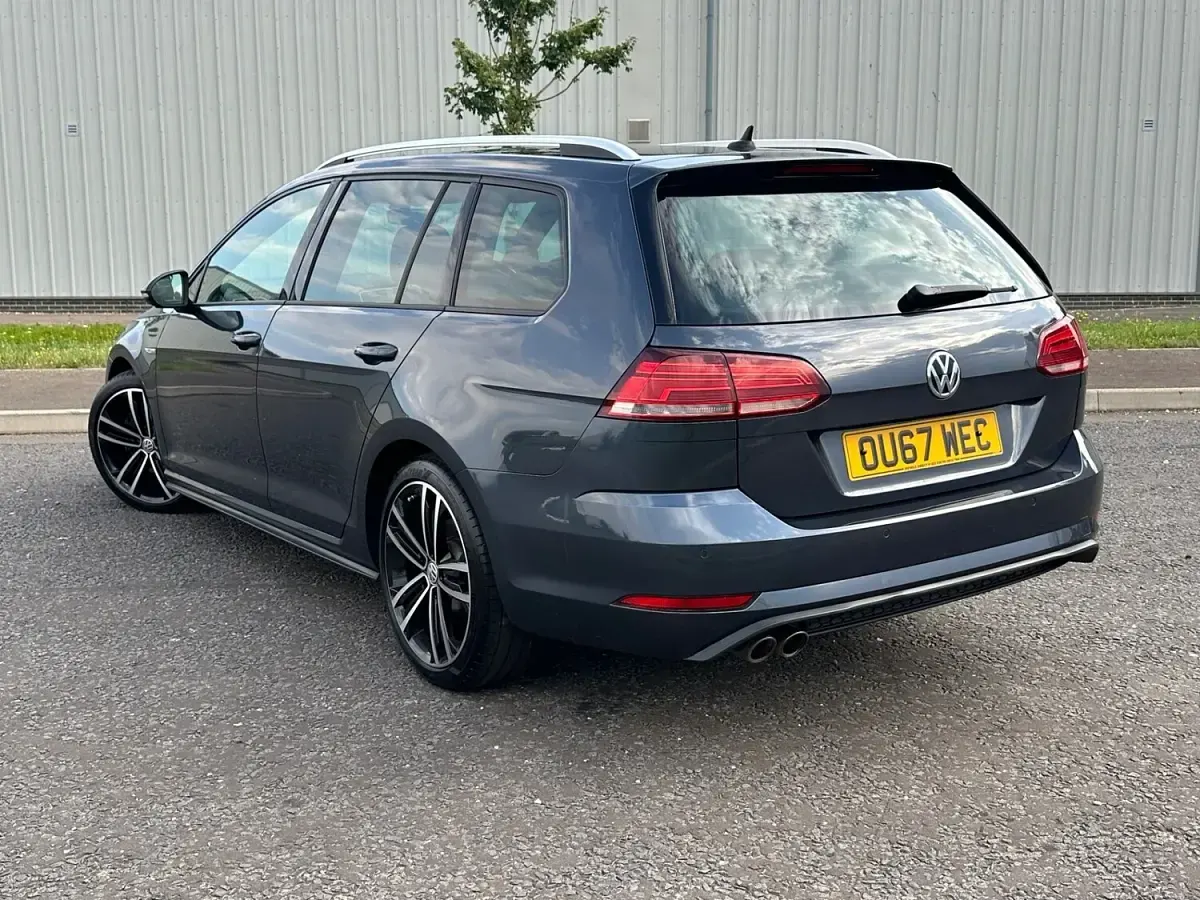 Used VW Golf VII GTD 184 HP (135 kW) 2017 Blue Estate