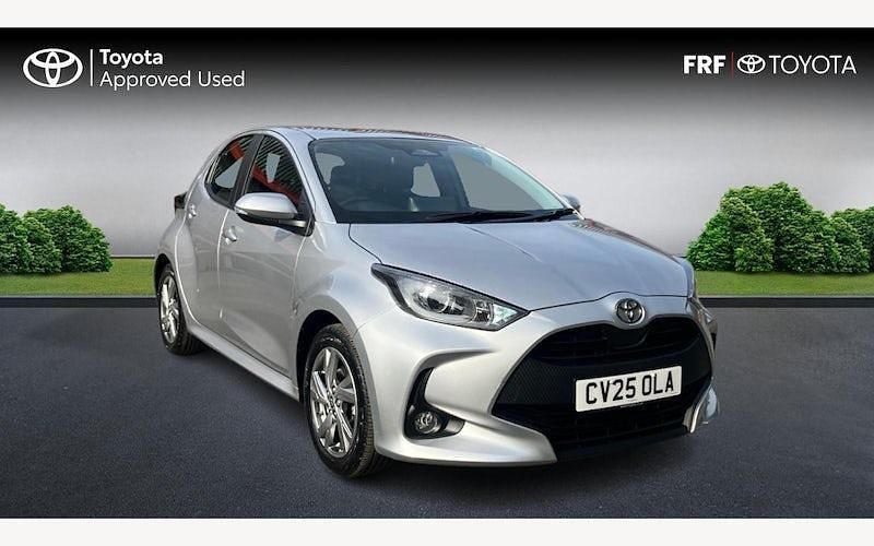 Used 2025 Toyota Yaris Hybrid Hatchback | £19,735 (Good price) - Image 1/4