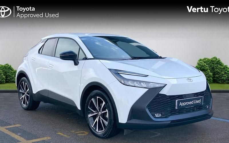 Used Toyota C-HR Design 140 HP (102 kW) 2025 White SUV