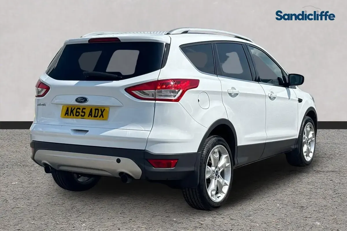 Käytetty Ford Kuga Titanium X 180 HP (132 kW) 2015 Valkoinen Katumaasturi