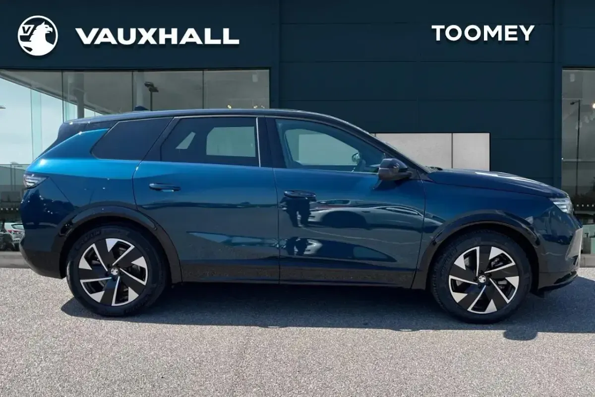 Second-hand Vauxhall Grandland 154 kW (210 CP) 2024 Albastru SUV