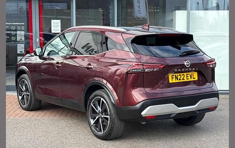 Used Nissan Qashqai Tekna 155 HP (114 kW) 2022 Red SUV