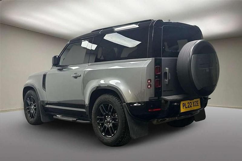 Usado Land Rover Defender SE Dynamic 245 HP (180 kW) 2022 Cinzento SUV