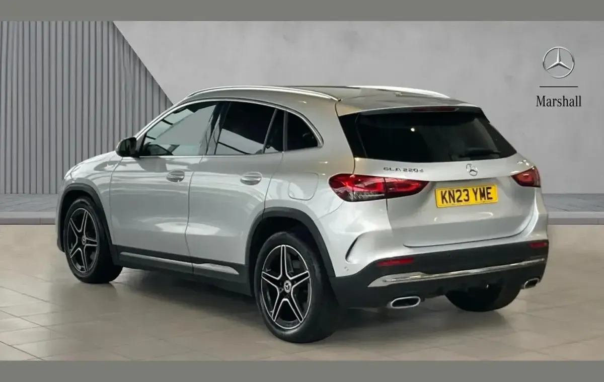 Käytetty Mercedes GLA220 Executive 190 HP (139 kW) 2023 Hopea Katumaasturi