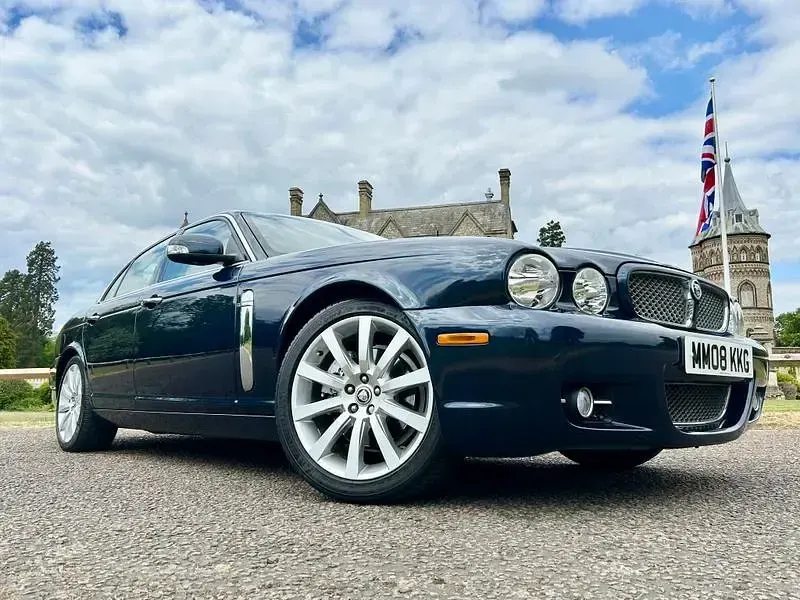 Used Jaguar XJ Executive 238 HP (175 kW) 2008 Blue Sedan