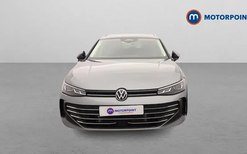 Usado VW Passat Life 204 HP (150 kW) 2025 Cinzento Carrinha