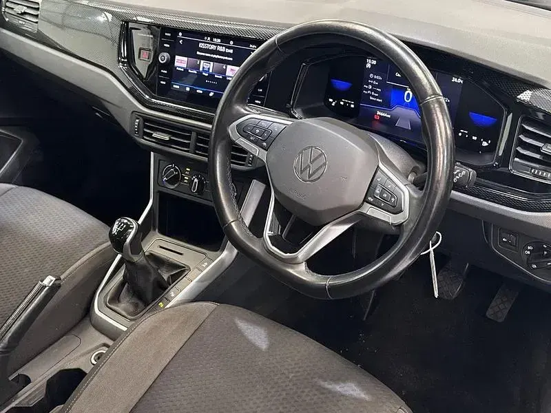 Used VW Taigo Life 95 HP (69 kW) 2023 Grey SUV