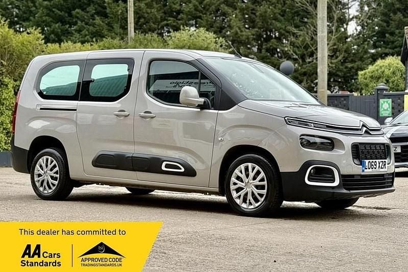 Used Citroën Berlingo Feel 130 HP (95 kW) 2019 Beige MPV