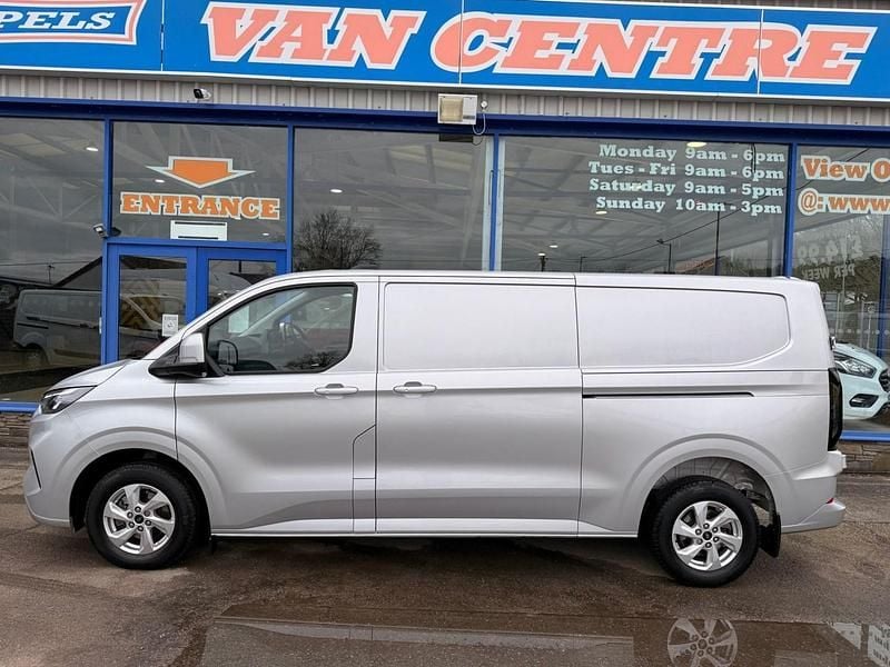 Used Ford Transit Custom Limited 136 HP (100 kW) 2024 Silver Van