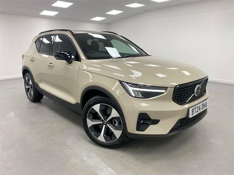 Gold Used 2024 Volvo XC40 Plus SUV | £29,995 (Fair price) - Image 1/4