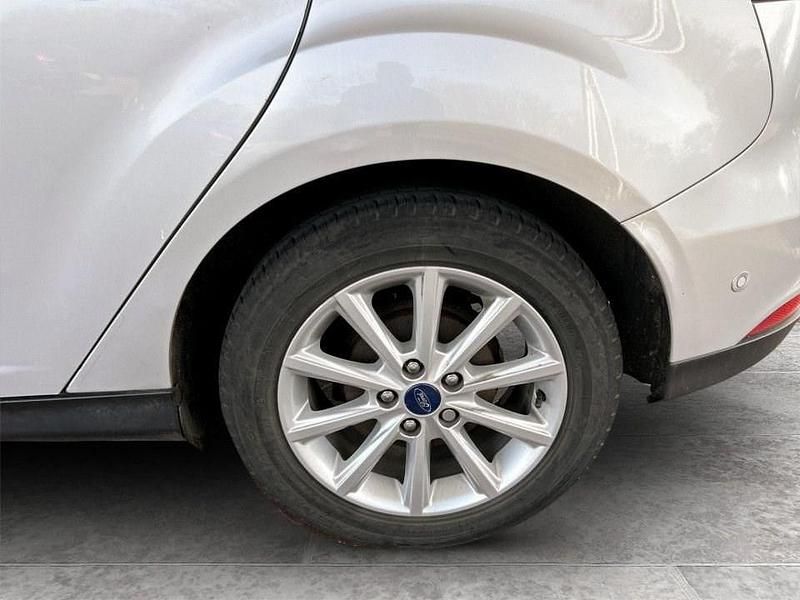 Begagnad Ford Focus Titanium 120 HK (88 kW) 2017 Silver Halvkombi