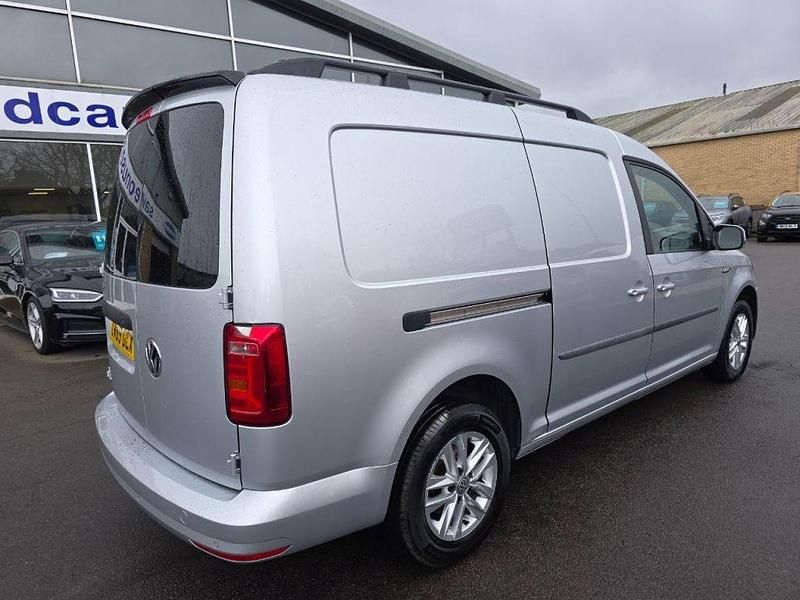 Used VW Caddy Maxi Highline 102 HP (75 kW) 2020 Silver MPV