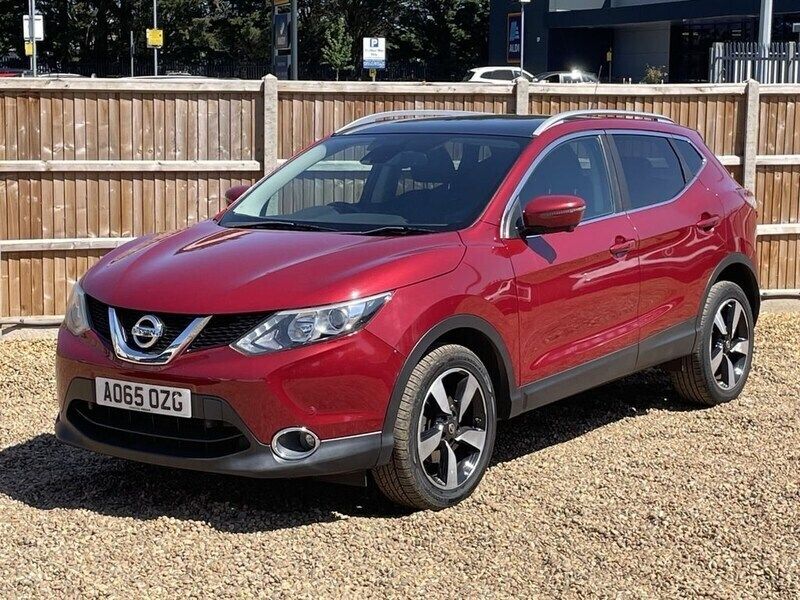 Red Used 2015 Nissan Qashqai N-TEC SUV | £6,100 (Good price) - Image 1/4
