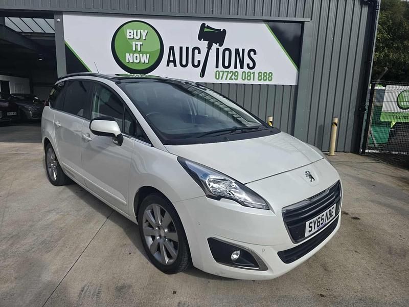 White Used 2015 Peugeot 5008 Active MPV | £3,950 (Fair price) - Image 1/4