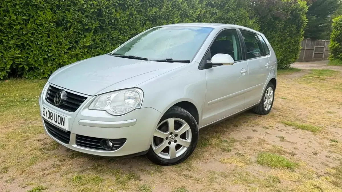 Begagnad VW Polo Match 70 HK (51 kW) 2008 Silver Halvkombi