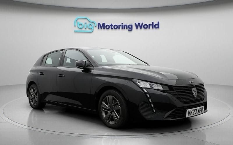Used Peugeot 308 Active Premium 131 HP (96 kW) 2023 Black Hatchback