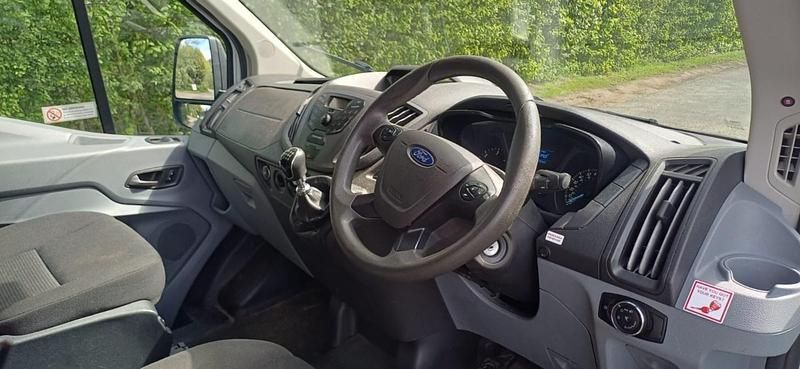 Usado Ford Transit 2018 Blanco Monovolumen