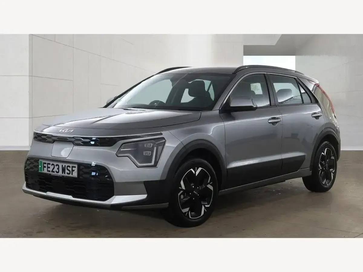 Usado Kia e-Niro 11 kW (15 HP) 2023 Cinzento SUV