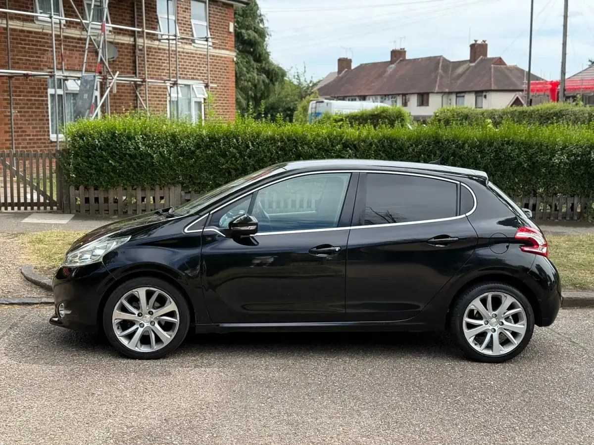 Used Peugeot 208 Allure 2015 Black Hatchback