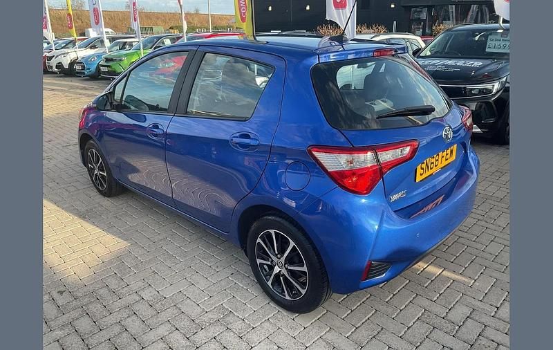 Used Toyota Yaris 109 HP (80 kW) 2019 Blue Hatchback