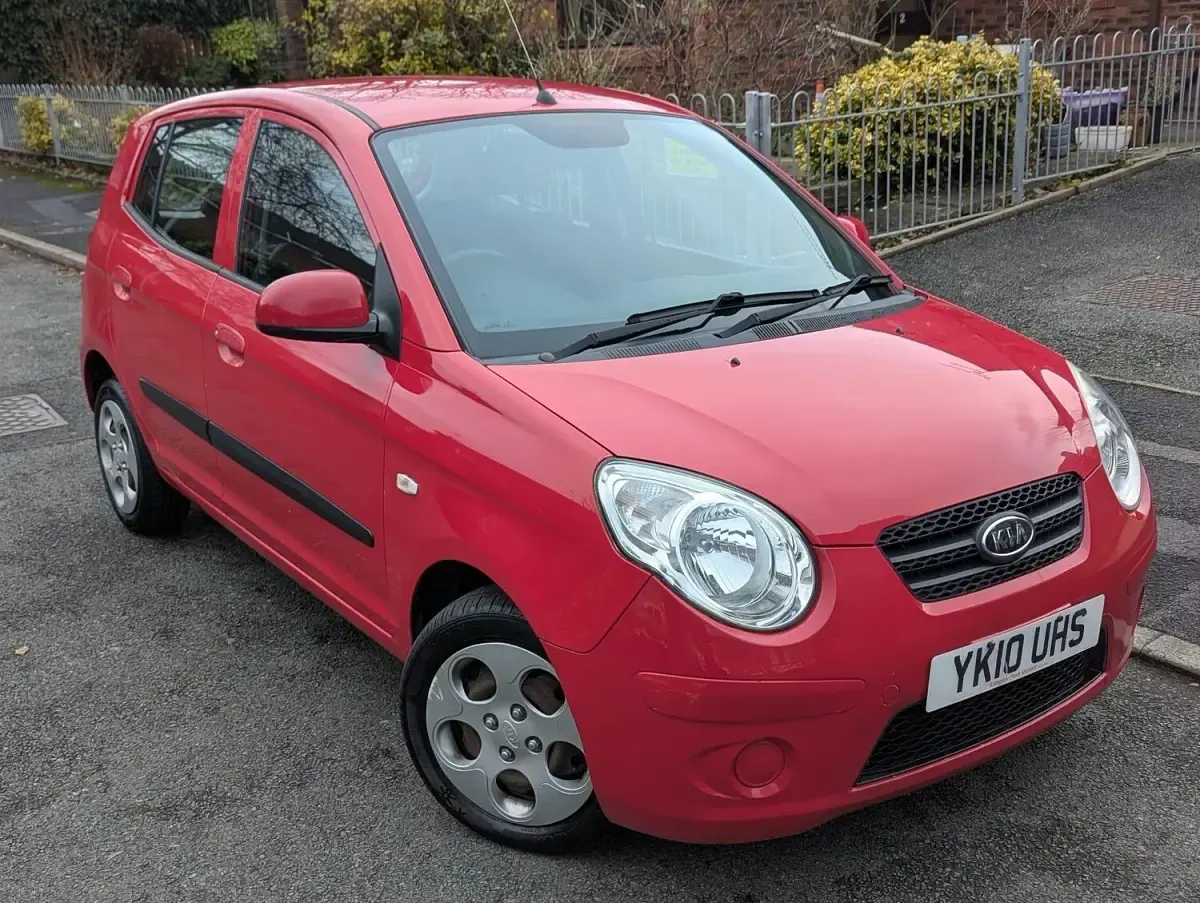 Used Kia Picanto 64 HP (47 kW) 2010 Red Hatchback