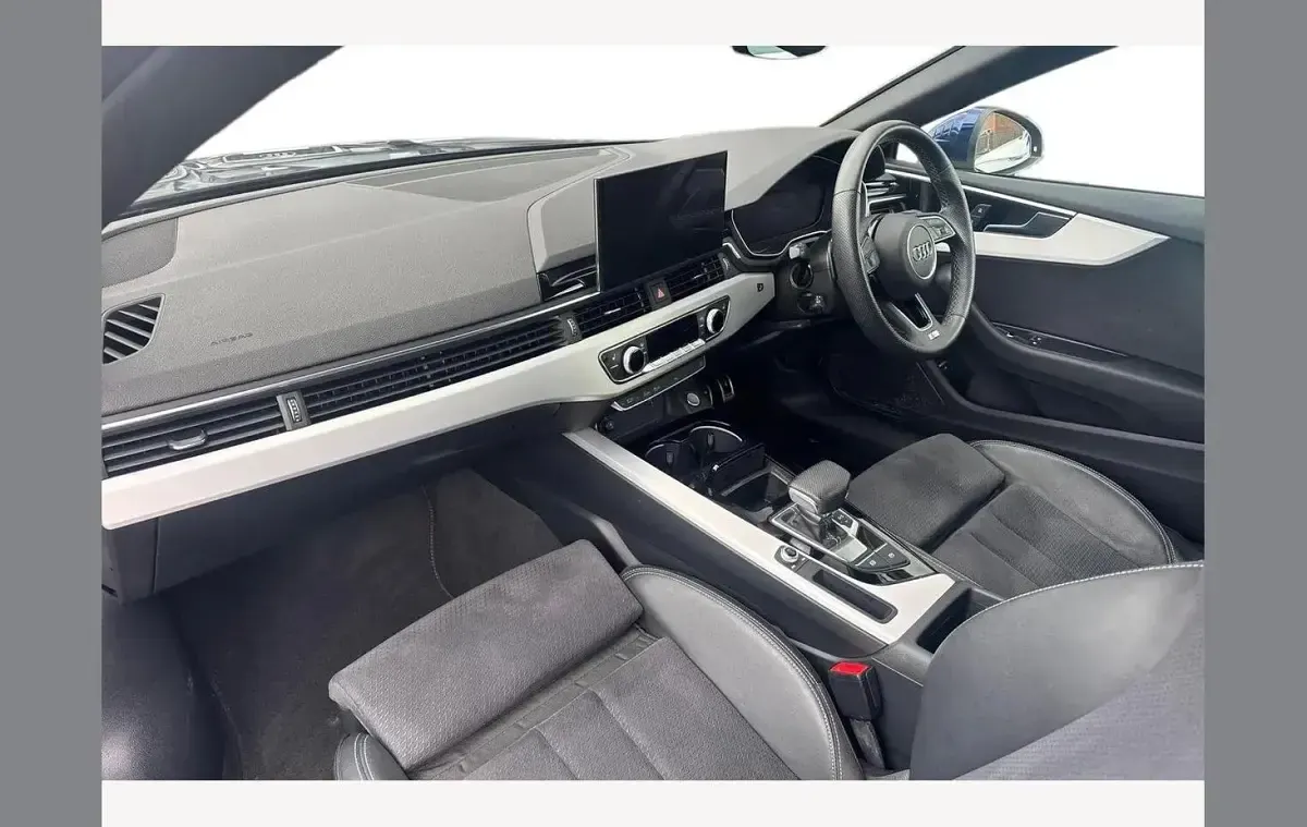 Używany Audi A5 S-Line 150 KM (110 kW) 2023 Niebieski Coupe