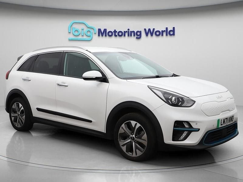 White Used 2021 Kia e-Niro SUV | £11,600 (Super price) - Image 1/4