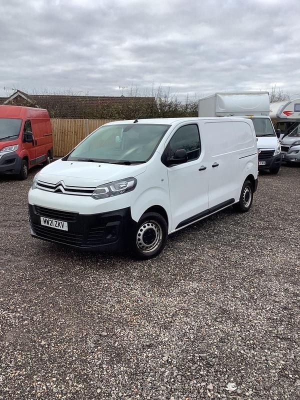 White Used 2021 Citroën Dispatch MPV | £7,450 (Fair price) - Image 1/4