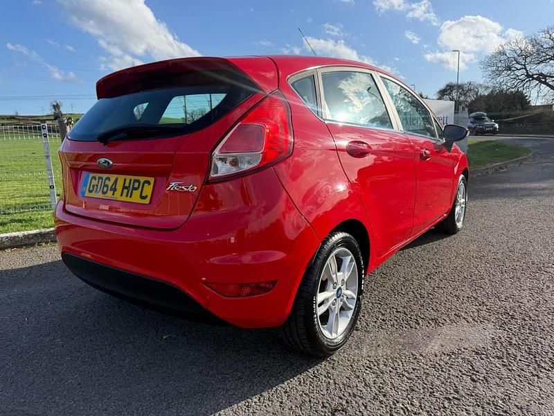 Used Ford Fiesta Zetec 2015 Red Hatchback