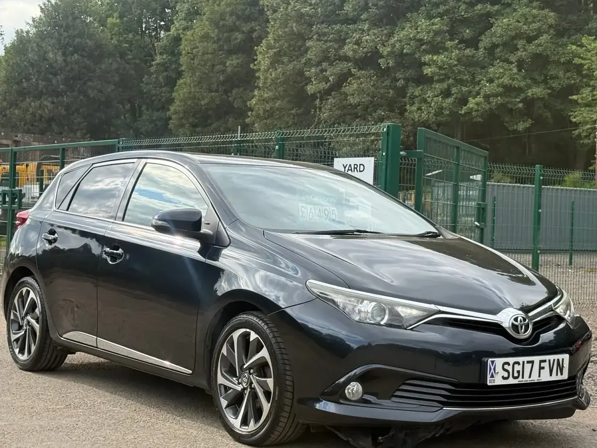 Used Toyota Auris Design 112 HP (82 kW) 2017 Grey Hatchback
