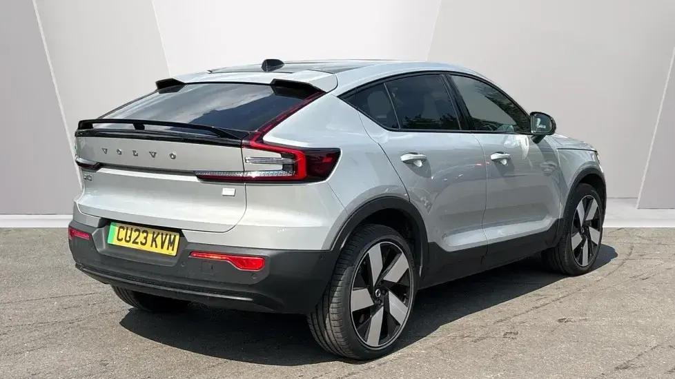Usado Volvo C40 Ultimate 169 kW (231 HP) 2023 Prateado SUV