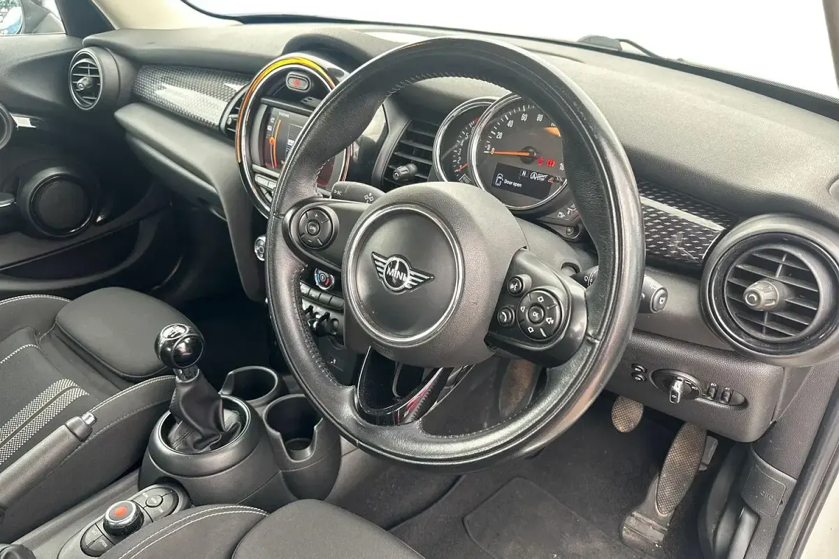 Used Mini Cooper S Hatch 192 HP (141 kW) 2018 Silver Hatchback