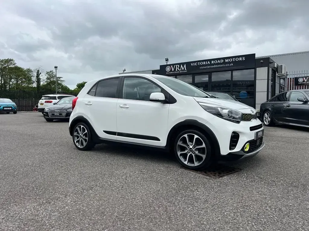 Used Kia Picanto X-Line 83 HP (61 kW) 2019 White Hatchback