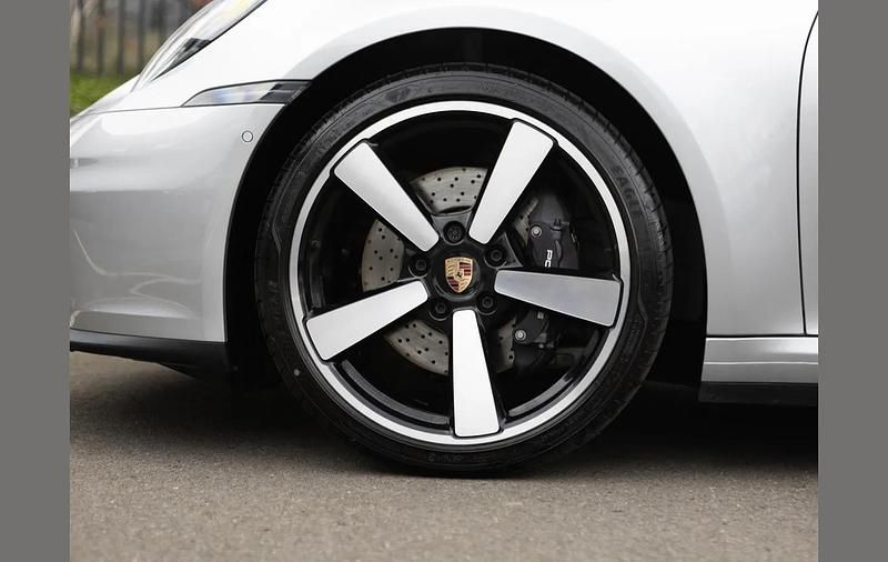 Used Porsche 911 389 HP (286 kW) 2025 Silver Coupe