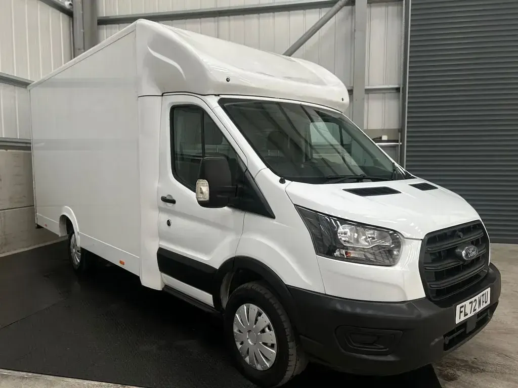Second-hand Ford Transit 130 CP (95 kW) 2022 Alb Cabrio