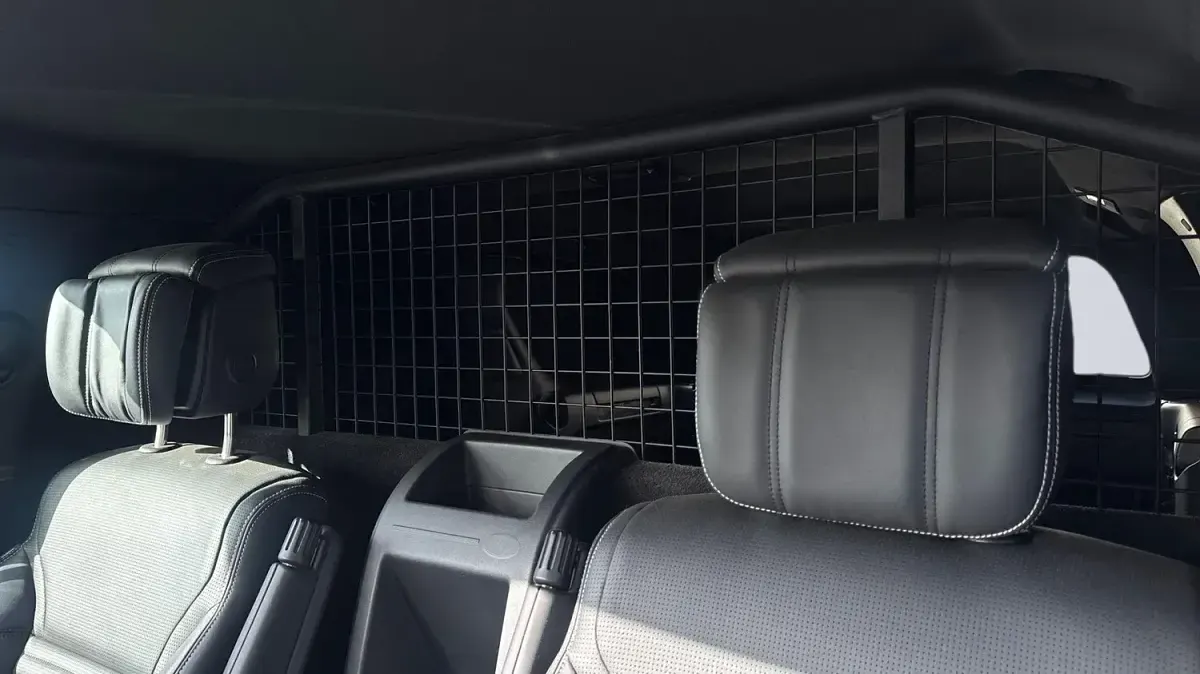 Used Land Rover Discovery HSE Dynamic 2025 Eiger grey SUV