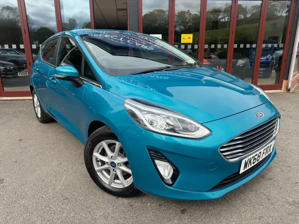 Used Ford Fiesta Zetec 85 HP (62 kW) 2018 Blue Hatchback