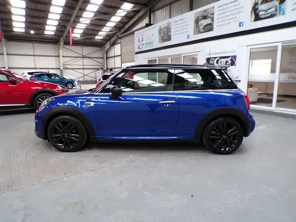 Usado Mini Cooper Hatch 2020 Azul Utilitario