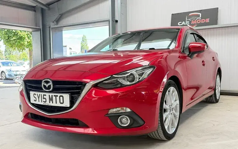 Used Mazda 3 Inclusive 165 HP (121 kW) 2015 Red Sedan